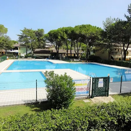 Cozy Flat In A With Garden Μπιμπιόνε