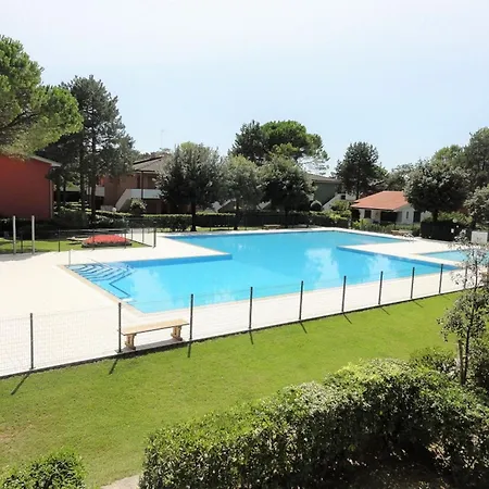 Cozy Flat In A With Garden Μπιμπιόνε